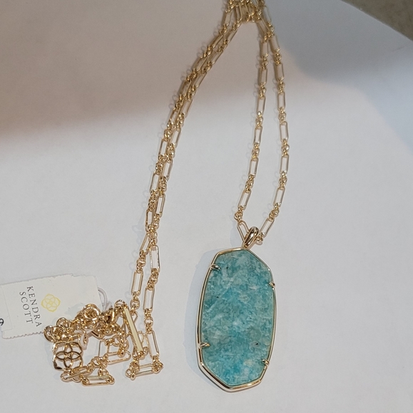 NWT KENDRA SCOTT NECKLACE IN GOLD - Picture 11 of 12